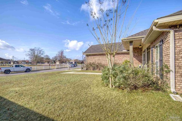 2328 Badger Cir, Cantonment, FL 32533