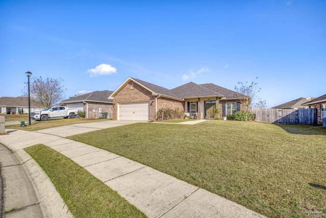 2328 Badger Cir, Cantonment, FL 32533