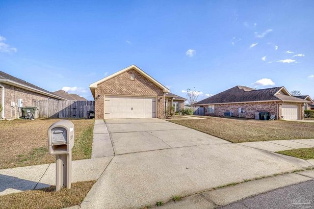 2328 Badger Cir, Cantonment, FL 32533