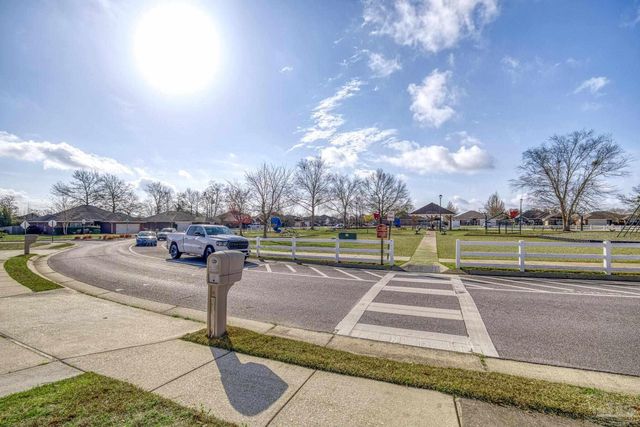 2328 Badger Cir, Cantonment, FL 32533