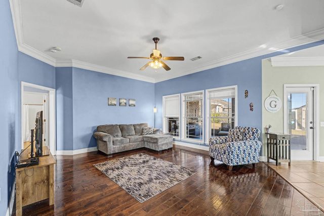 2328 Badger Cir, Cantonment, FL 32533