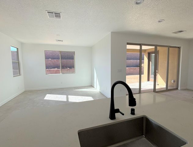 3165 Wolf Tail Loop NE, Rio Rancho, NM 87144