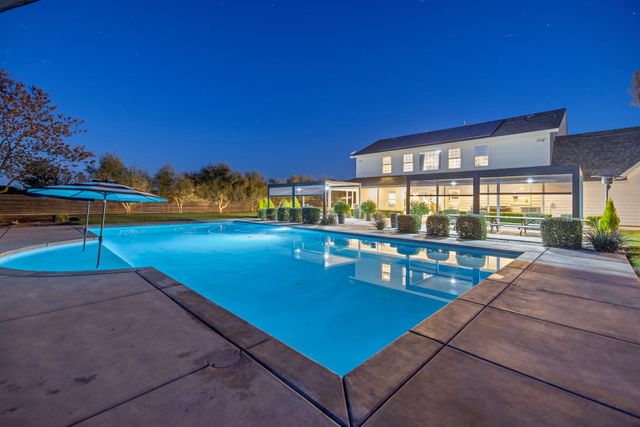 21275 Rd 192, Lindsay, CA 93247