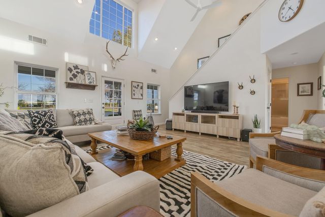 21275 Rd 192, Lindsay, CA 93247