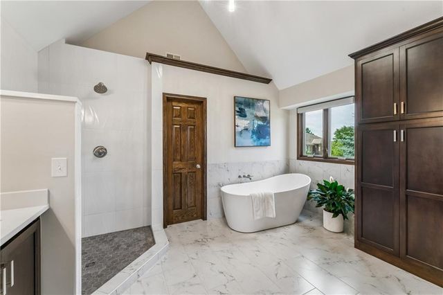16200 Ballentine Street, Overland Park, KS 66221
