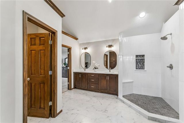 16200 Ballentine Street, Overland Park, KS 66221