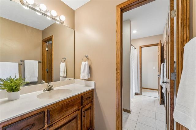 16200 Ballentine Street, Overland Park, KS 66221