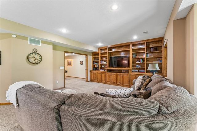 16200 Ballentine Street, Overland Park, KS 66221