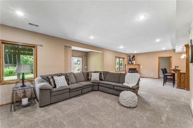 16200 Ballentine Street, Overland Park, KS 66221