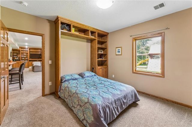 16200 Ballentine Street, Overland Park, KS 66221