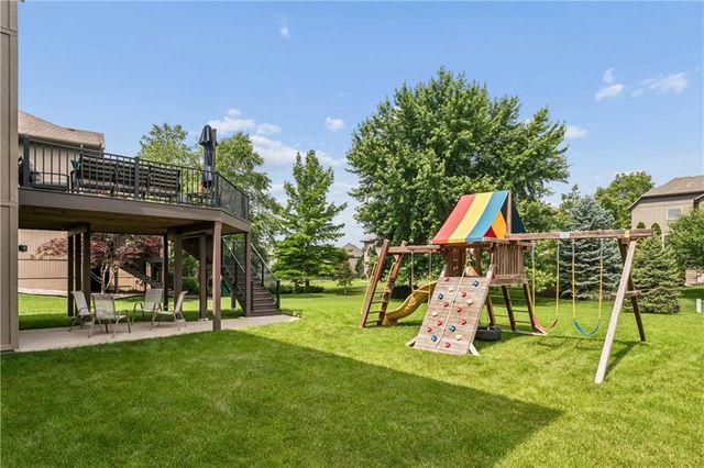 16200 Ballentine Street, Overland Park, KS 66221