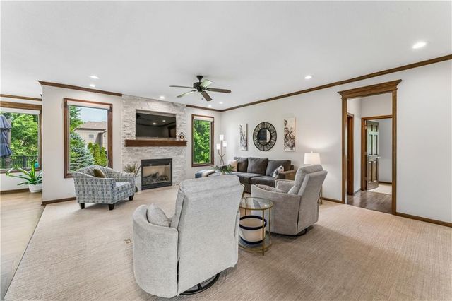 16200 Ballentine Street, Overland Park, KS 66221