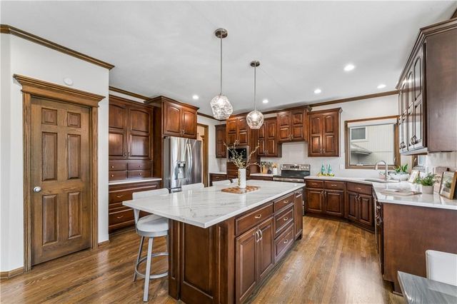 16200 Ballentine Street, Overland Park, KS 66221