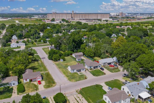 2501 N Piatt Ave, Wichita, KS 67219
