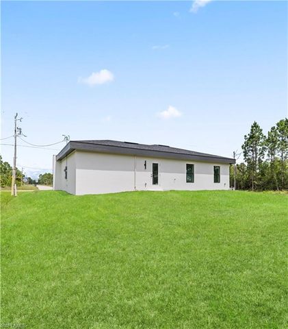 908 Capetown AVE, Lehigh Acres, FL 33974