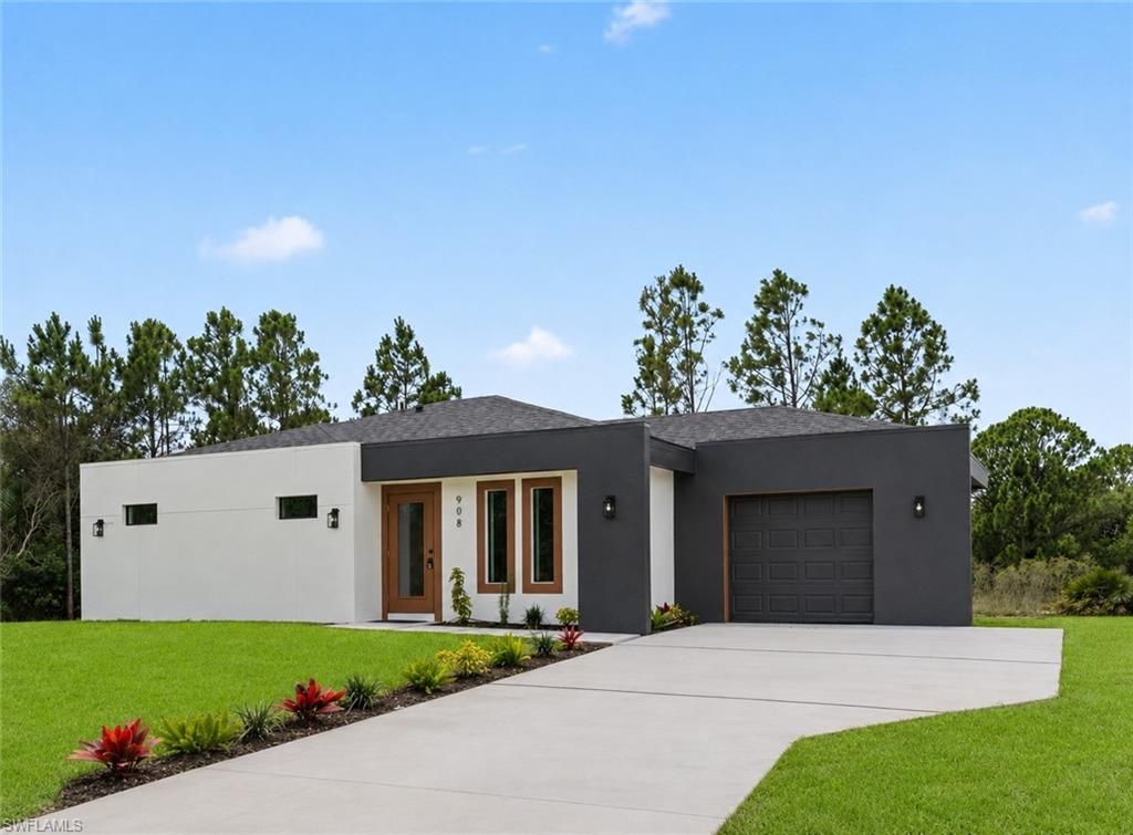 908 Capetown AVE, Lehigh Acres, FL 33974