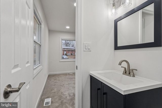 172 TIFFANY LN, Willingboro, NJ 08046