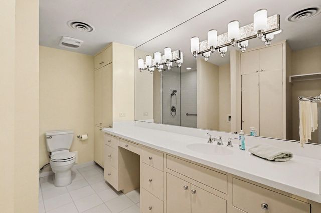 2929 Buffalo Speedway A303, Houston, TX 77098