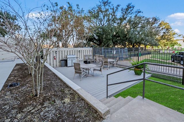 2929 Buffalo Speedway A303, Houston, TX 77098