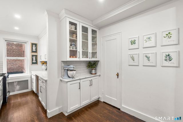 70 Strawberry Hill Avenue APT 2-2E, Stamford, CT 06902