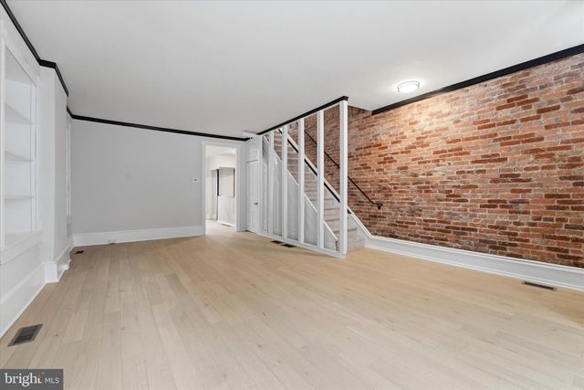 303 GREEN LN, Philadelphia, PA 19128