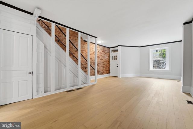 303 GREEN LN, Philadelphia, PA 19128