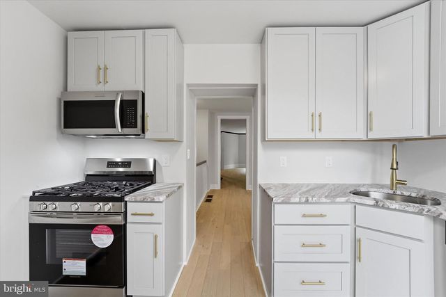 303 GREEN LN, Philadelphia, PA 19128