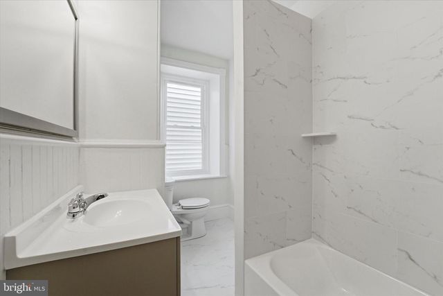 303 GREEN LN, Philadelphia, PA 19128