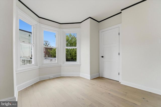 303 GREEN LN, Philadelphia, PA 19128