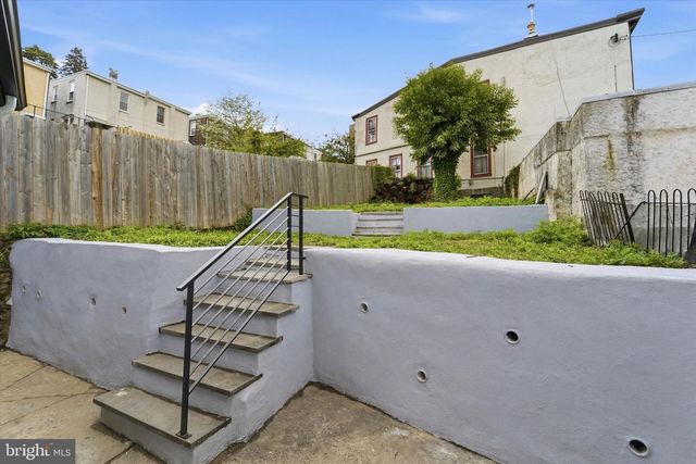 303 GREEN LN, Philadelphia, PA 19128