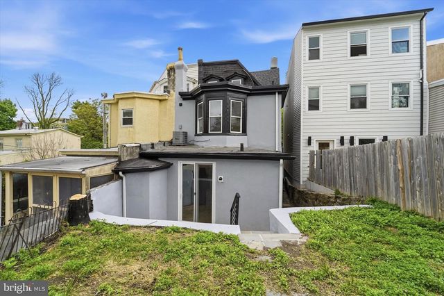 303 GREEN LN, Philadelphia, PA 19128