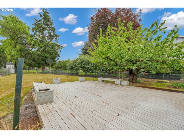 19555 Nw MELROSE Dr, Portland, OR 97229