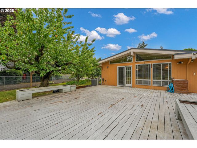 19555 Nw MELROSE Dr, Portland, OR 97229