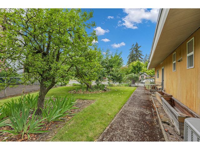 19555 Nw MELROSE Dr, Portland, OR 97229
