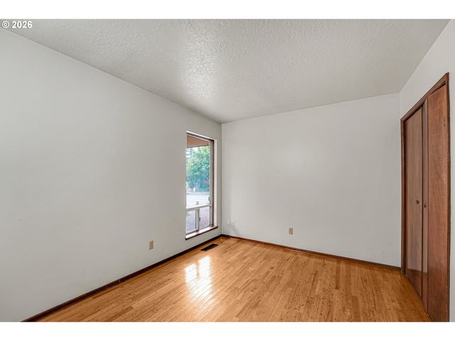 19555 Nw MELROSE Dr, Portland, OR 97229