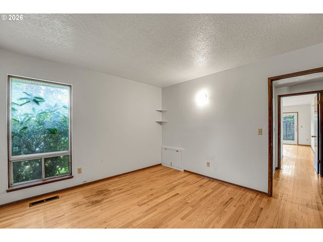 19555 Nw MELROSE Dr, Portland, OR 97229