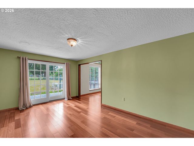 19555 Nw MELROSE Dr, Portland, OR 97229
