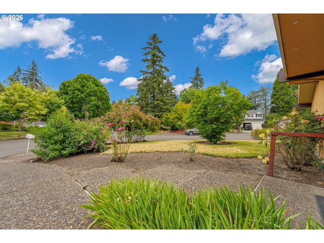 19555 Nw MELROSE Dr, Portland, OR 97229
