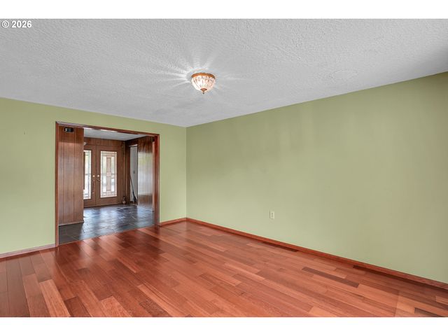19555 Nw MELROSE Dr, Portland, OR 97229