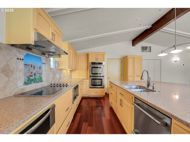 19555 Nw MELROSE Dr, Portland, OR 97229