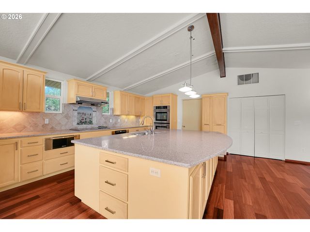 19555 Nw MELROSE Dr, Portland, OR 97229