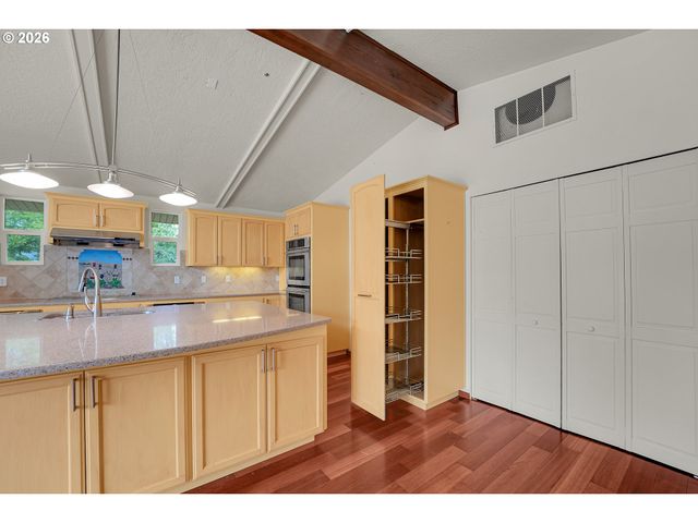 19555 Nw MELROSE Dr, Portland, OR 97229