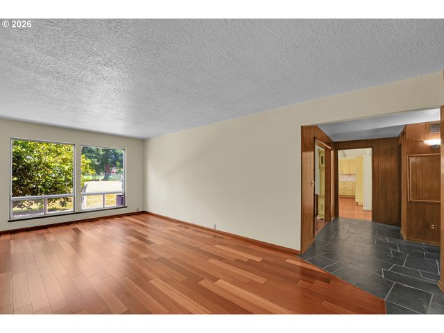 19555 Nw MELROSE Dr, Portland, OR 97229