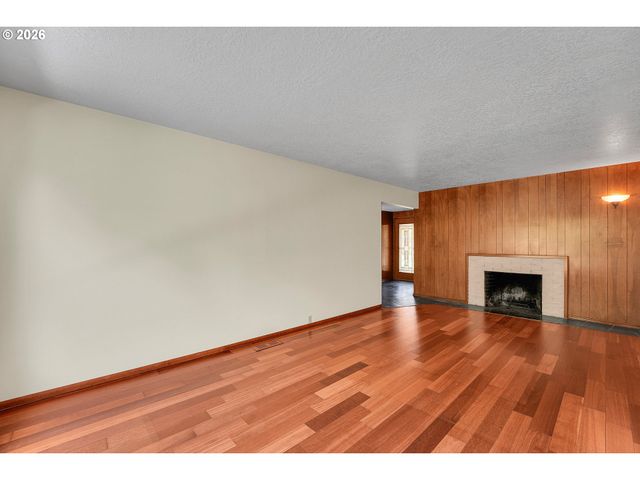 19555 Nw MELROSE Dr, Portland, OR 97229
