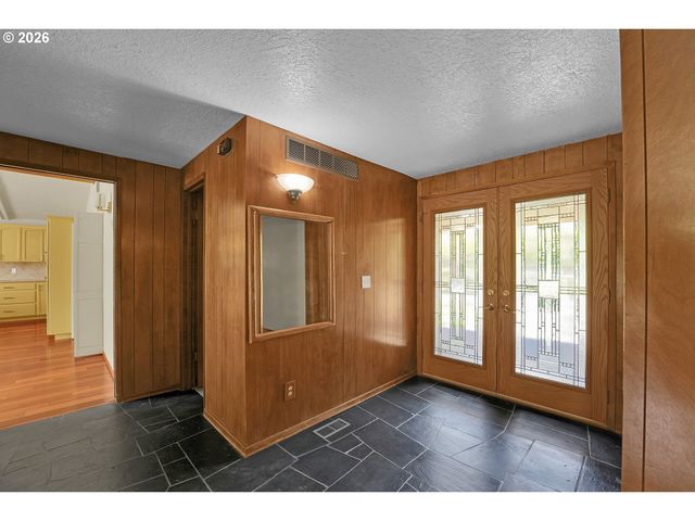 19555 Nw MELROSE Dr, Portland, OR 97229
