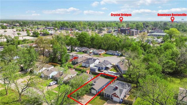 206 NW J Street, Bentonville, AR 72712