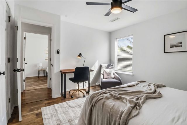 206 NW J Street, Bentonville, AR 72712