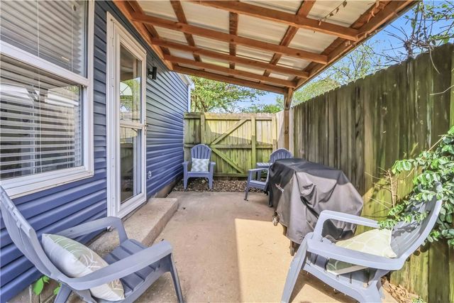 206 NW J Street, Bentonville, AR 72712