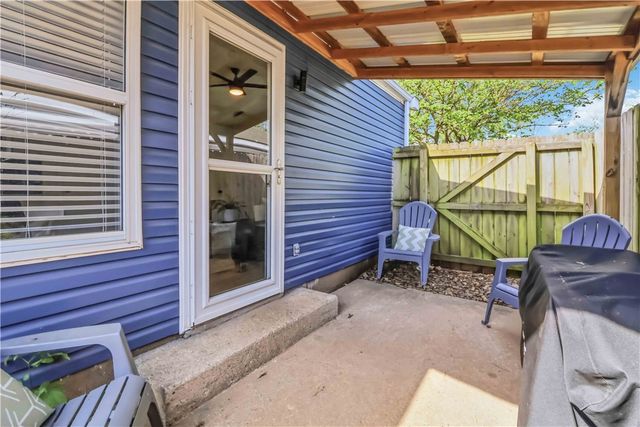 206 NW J Street, Bentonville, AR 72712