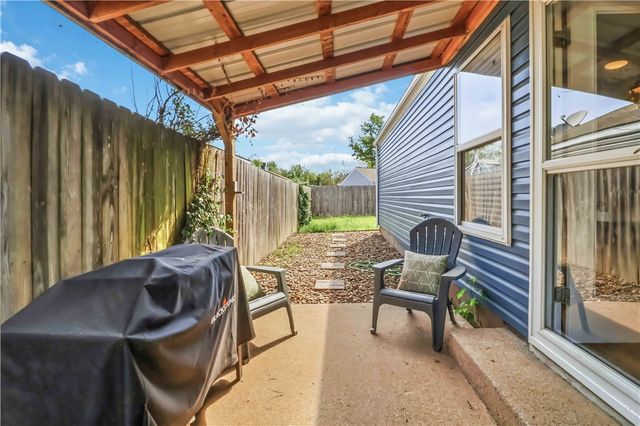 206 NW J Street, Bentonville, AR 72712